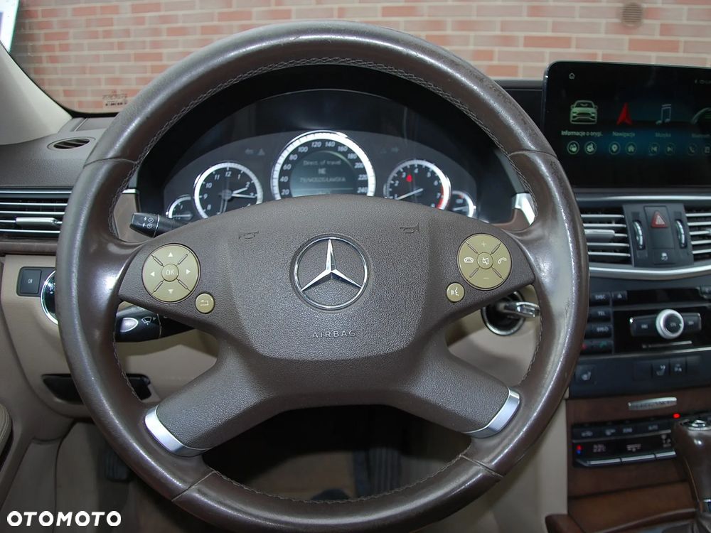 Mercedes-Benz Klasa E ver-200-cgi-blueefficiency-elegance - 15