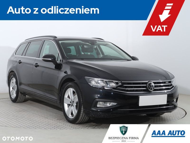 Volkswagen Passat - 1