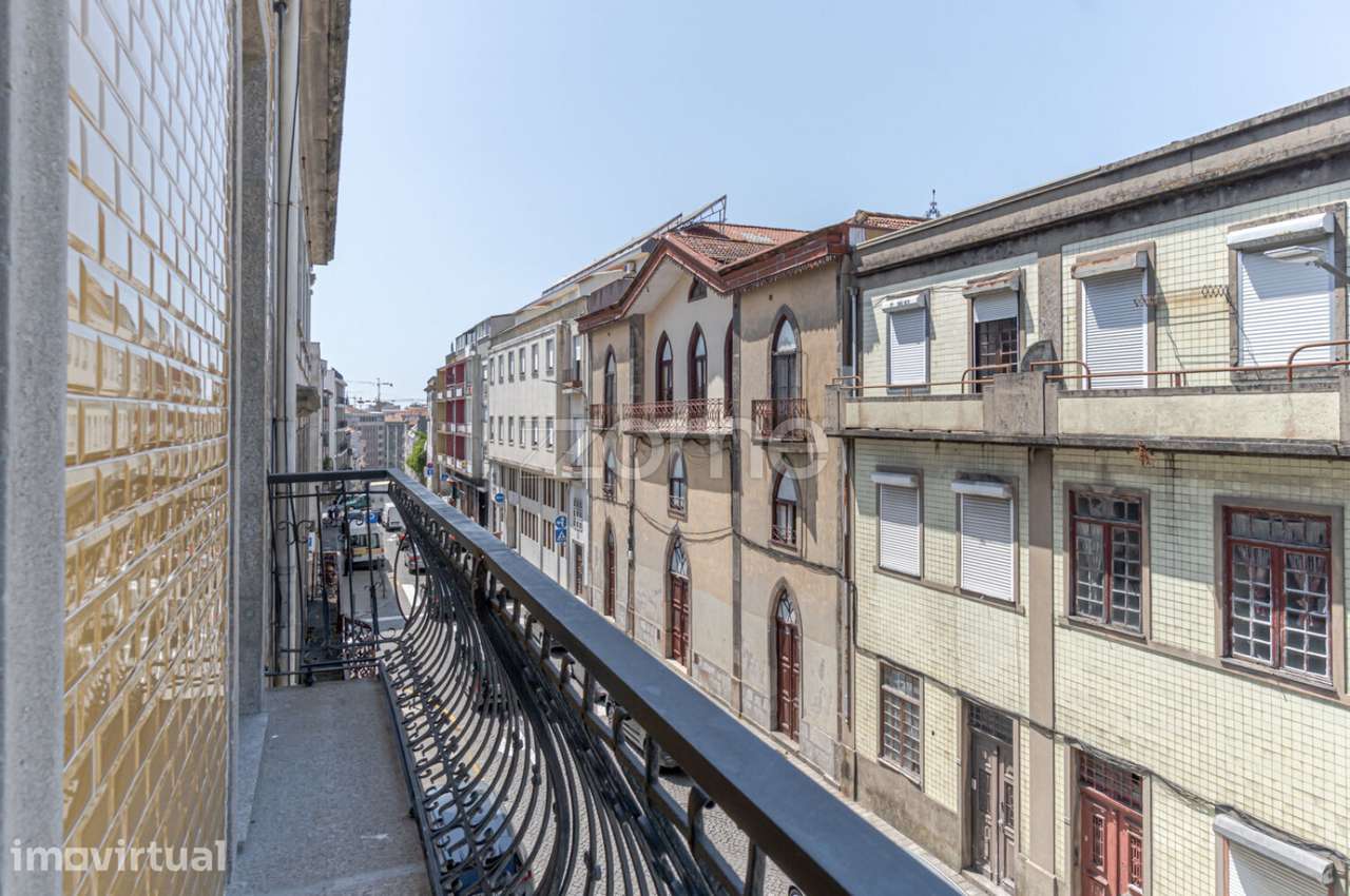 Apartamento T0 com Licença AL na Baixa do Porto - Grande imagem: 2/14