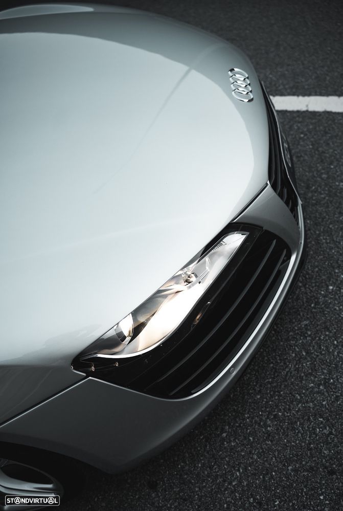 Audi R8 Spyder 4.2 FSI quattro R tronic - 32