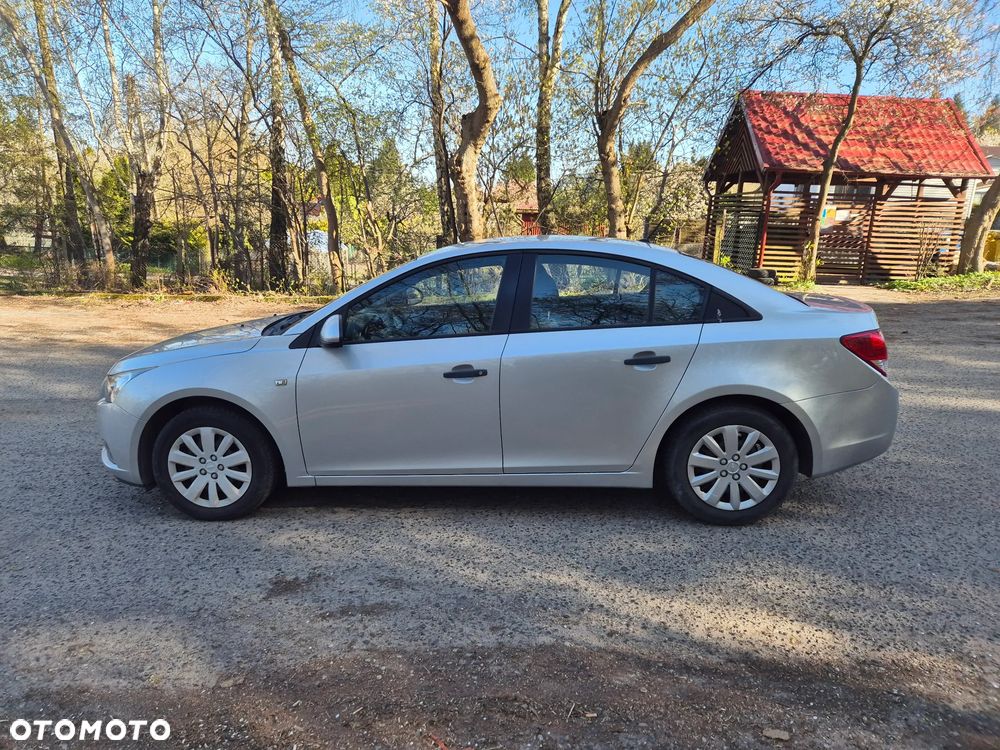 Chevrolet Cruze 1.6 LS - 5