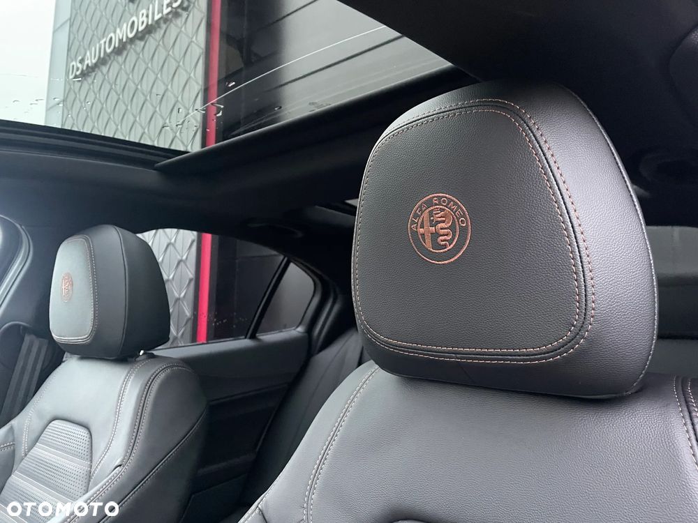 Alfa Romeo Giulia 2.0 Turbo Intensa Q4 - 8