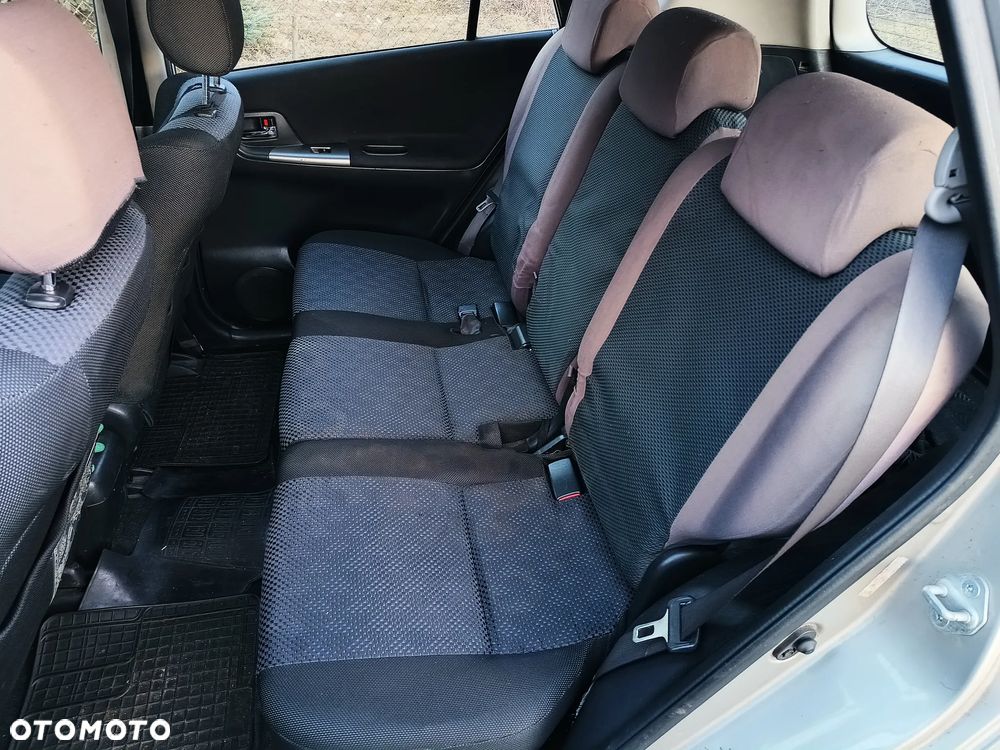 Toyota Corolla Verso - 11