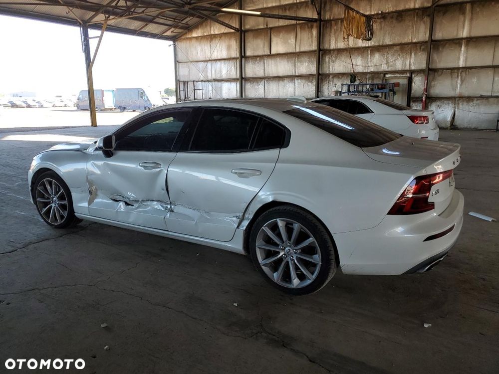 Volvo S60 T6 AWD Momentum Pro - 3