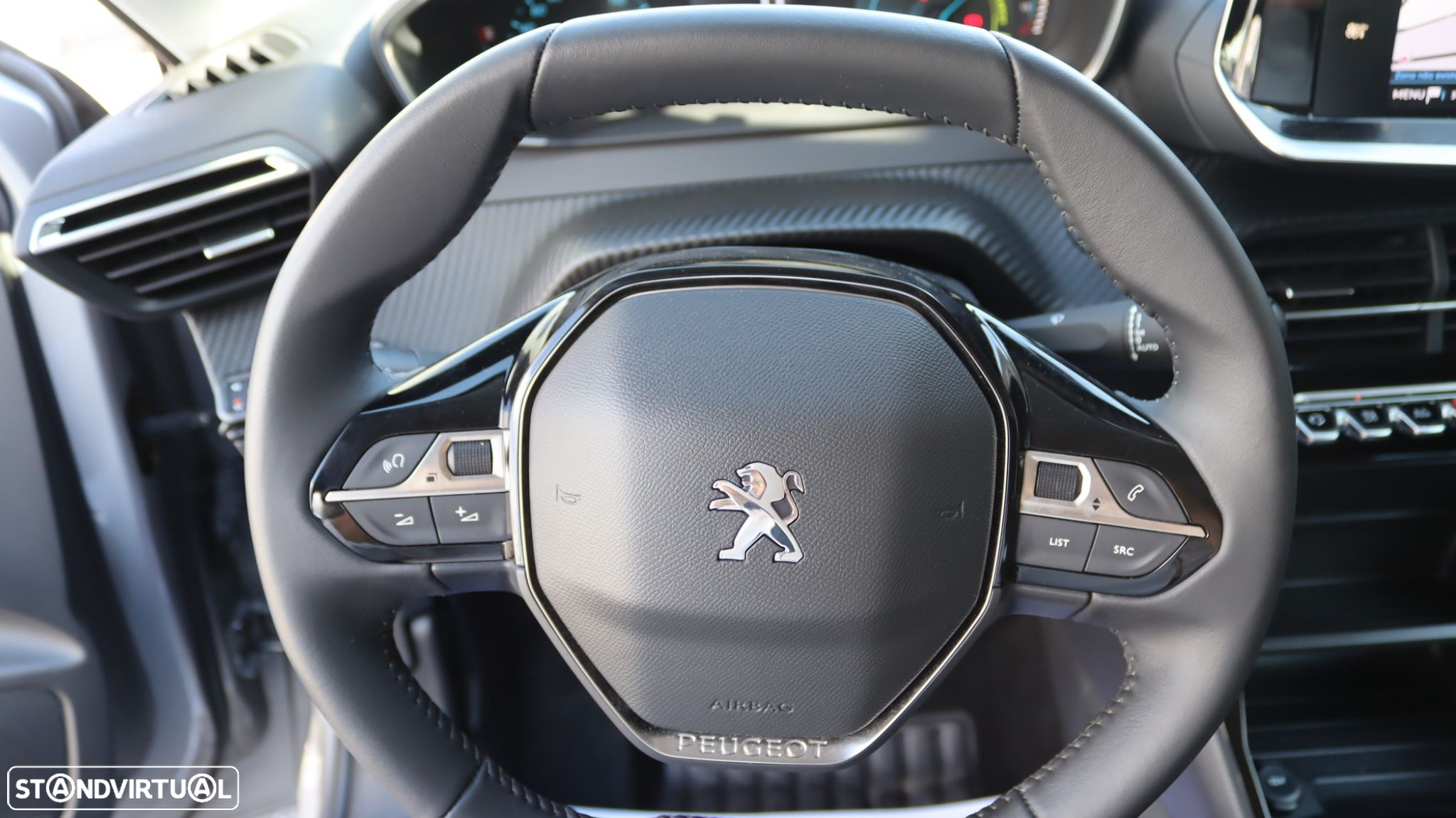 Peugeot e-208 - 21