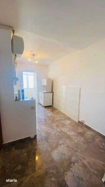 Apartament 2cam dec cf 1 Brosteni etaj 3/4 bloc stradal vedere libera — fotografia 1