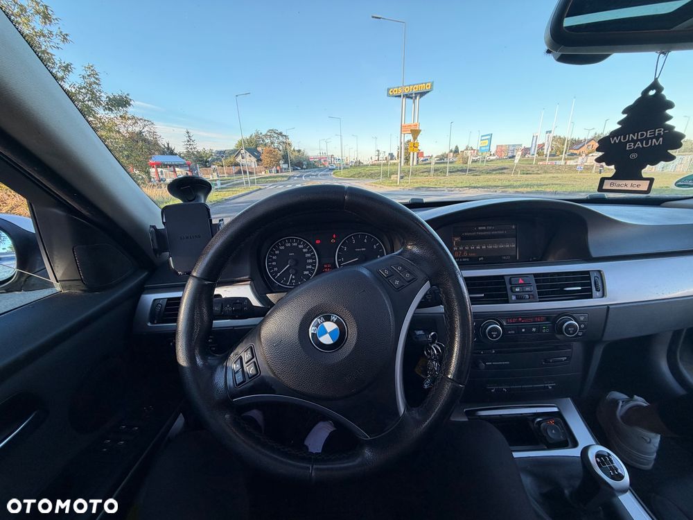 BMW Seria 3 320i - 10