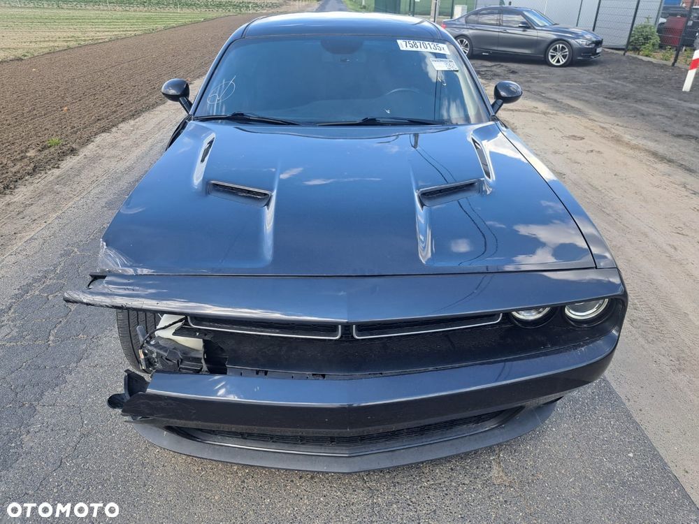Dodge Challenger - 4