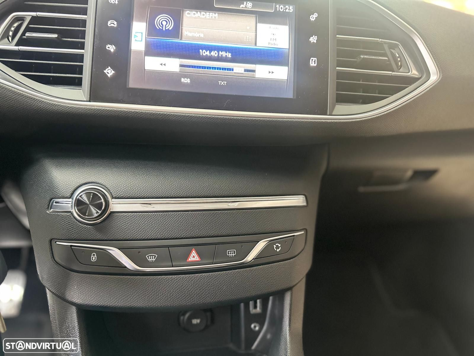 Peugeot 308 1.6 BlueHDi Style - 24