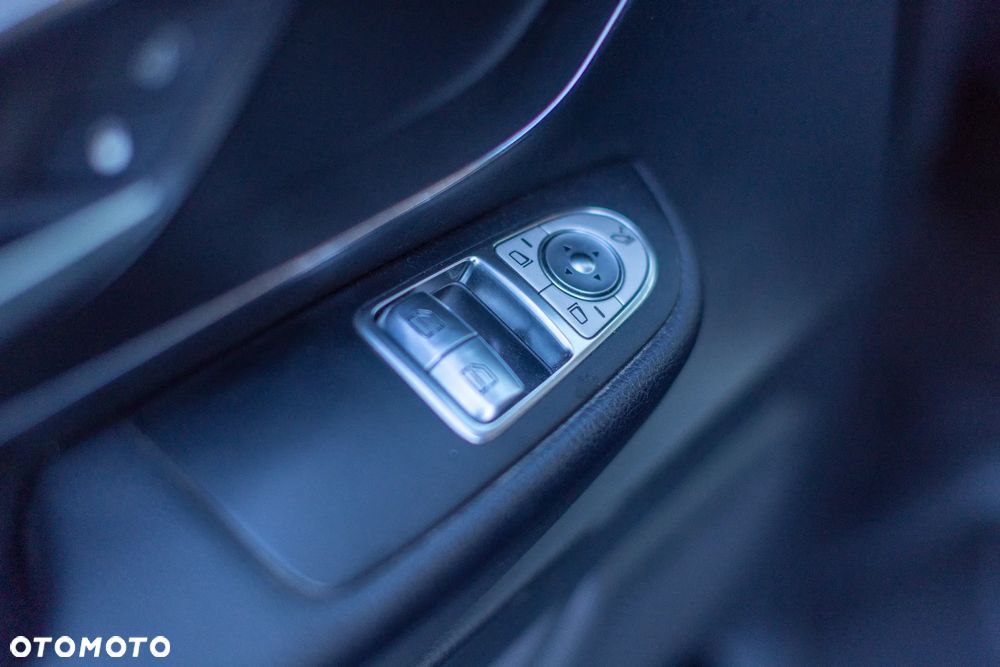 Mercedes-Benz Klasa V 220 (BlueTEC) d lang 7G-TRONIC Edition - 27