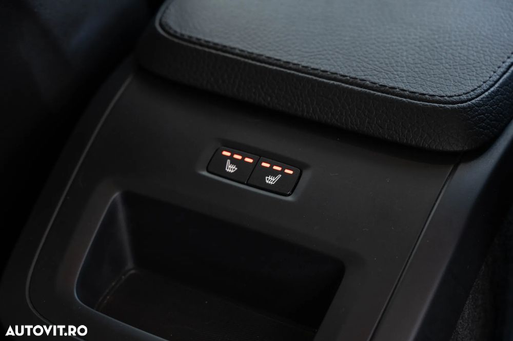 Volvo XC 90 D5 AWD Geartronic Momentum - 31