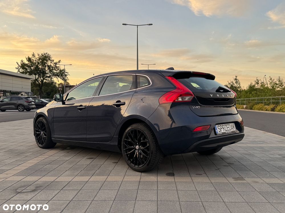 Volvo V40 - 22