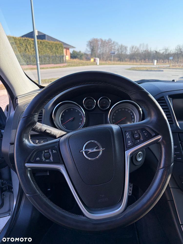 Opel Insignia - 12