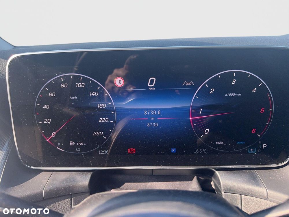 Mercedes-Benz GLC - 12