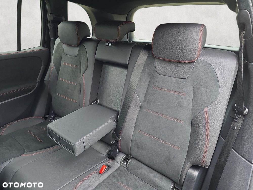 Mercedes-Benz GLB - 13