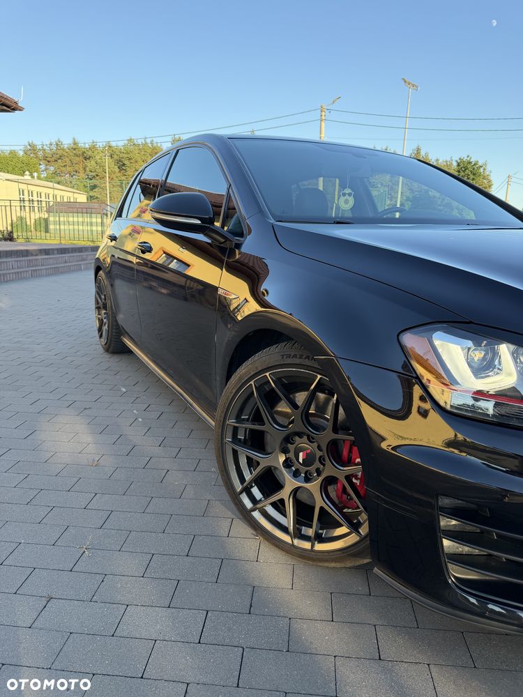 Volkswagen Golf GTI Performance BlueMotion Technology DSG - 4