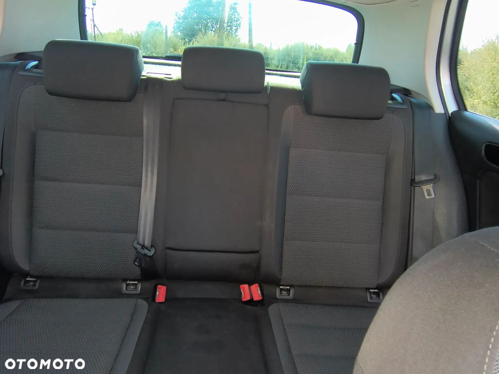 Volkswagen Golf 2.0 TDI Highline - 17
