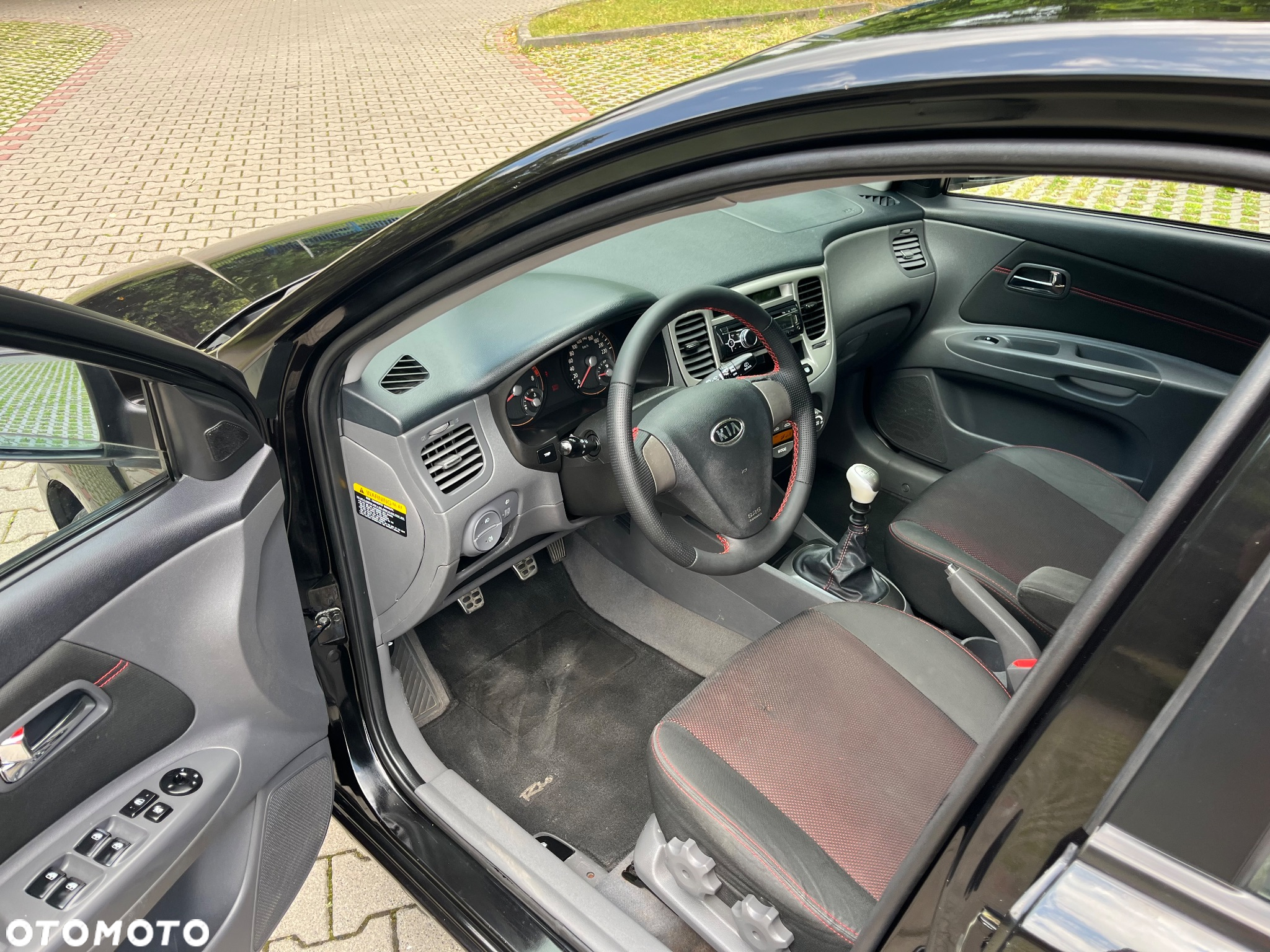 Kia Rio - 12