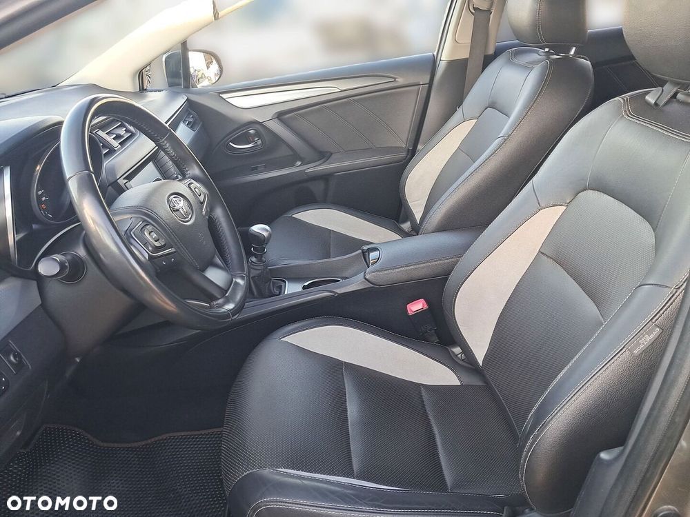 Toyota Avensis - 23
