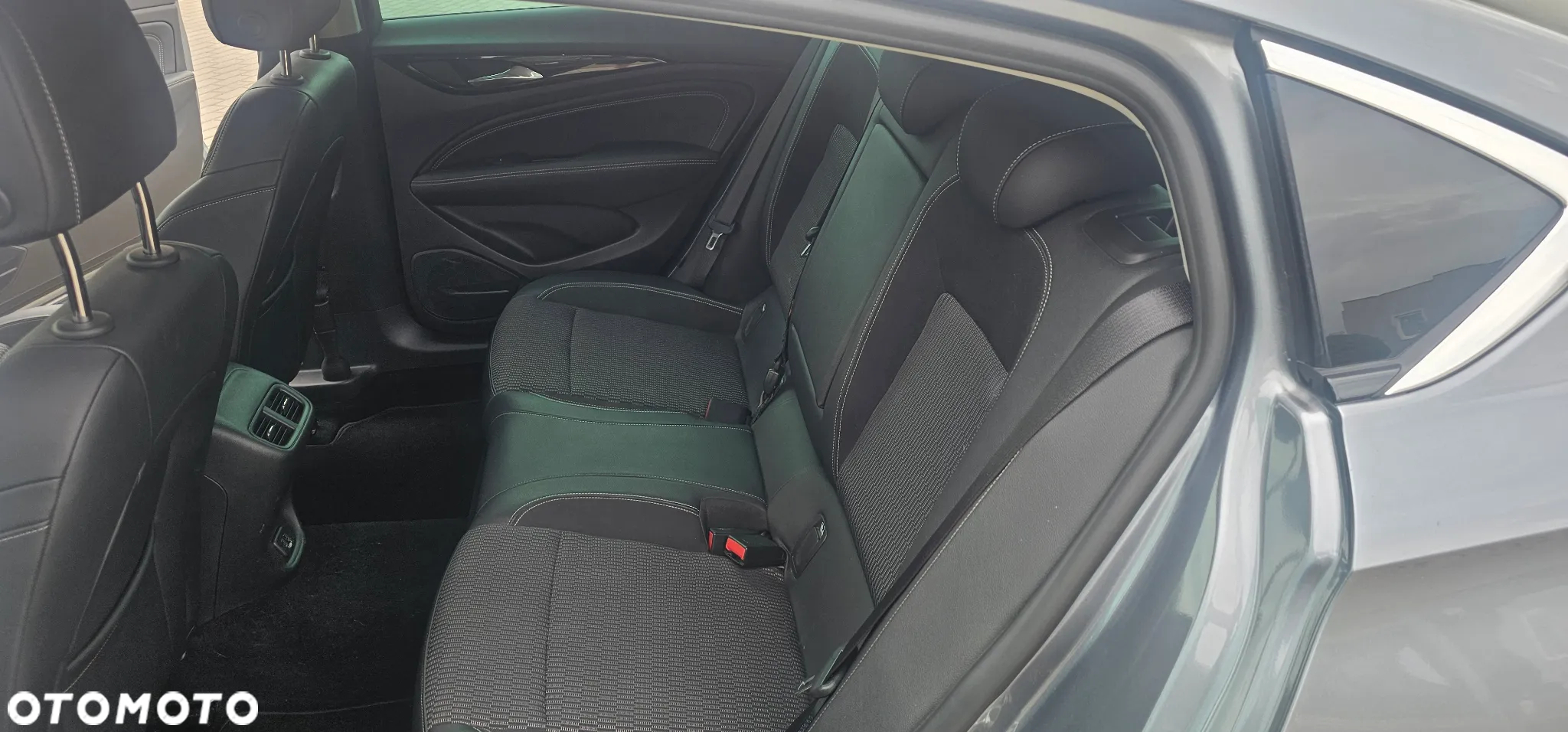 Opel Insignia 1.5 T Elite S&S - 11