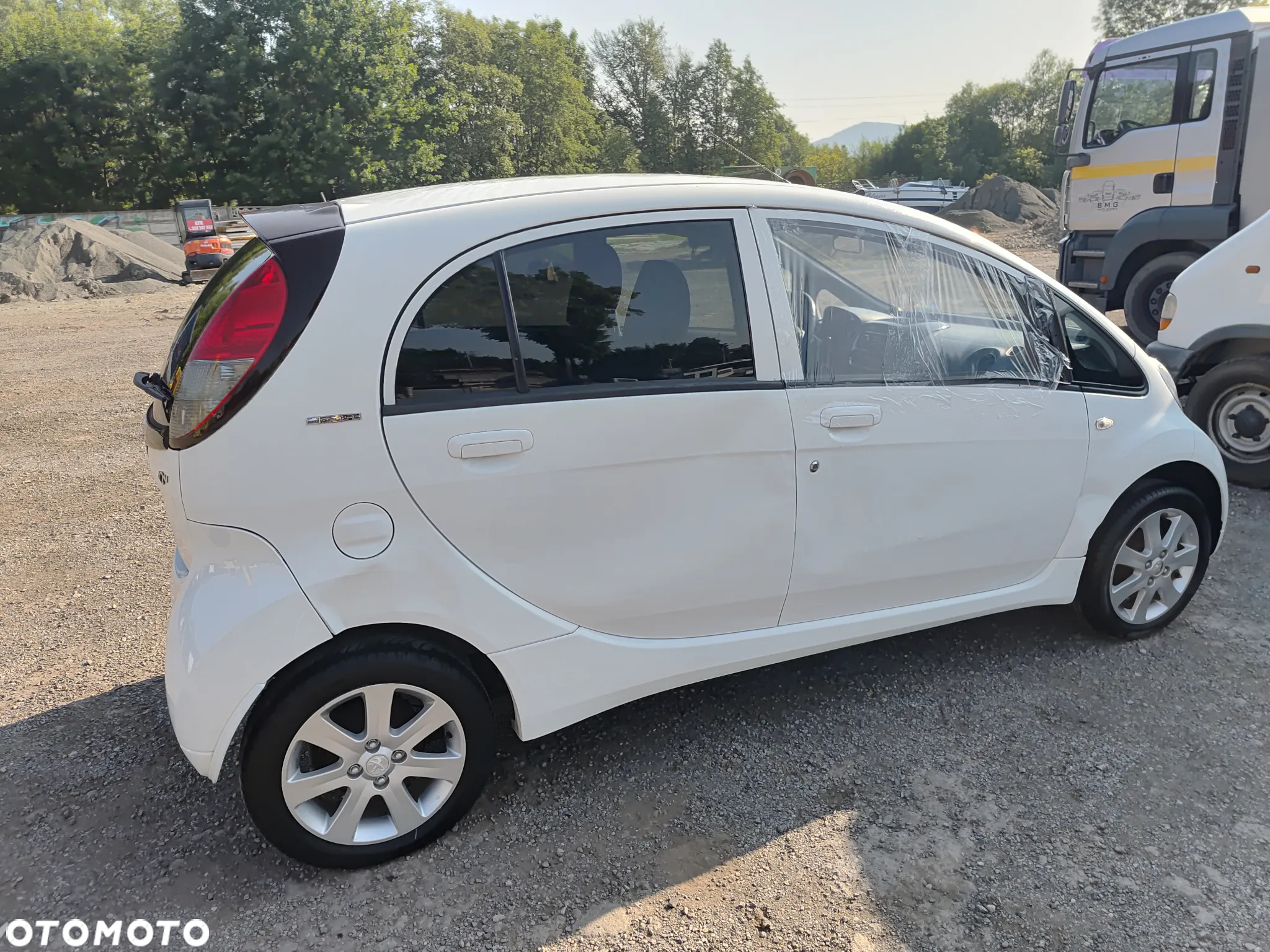 Peugeot iOn Active - 11