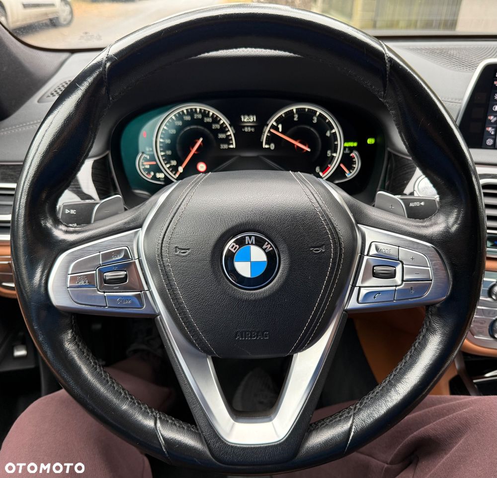 BMW Seria 7 740d xDrive - 21