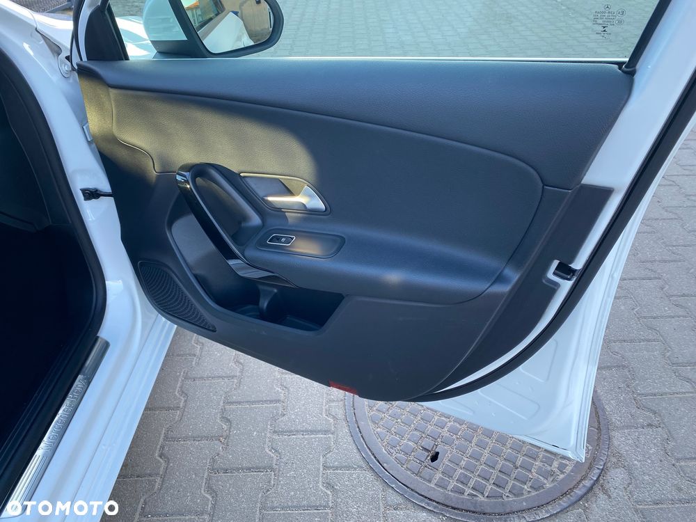 Mercedes-Benz Klasa A 180 d Style - 16