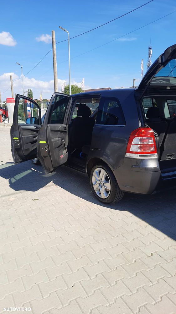 Opel Zafira 2011 photo 4
