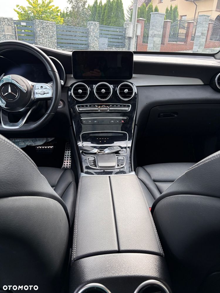 Mercedes-Benz GLC 300 4Matic 9G-TRONIC AMG Line Plus - 20
