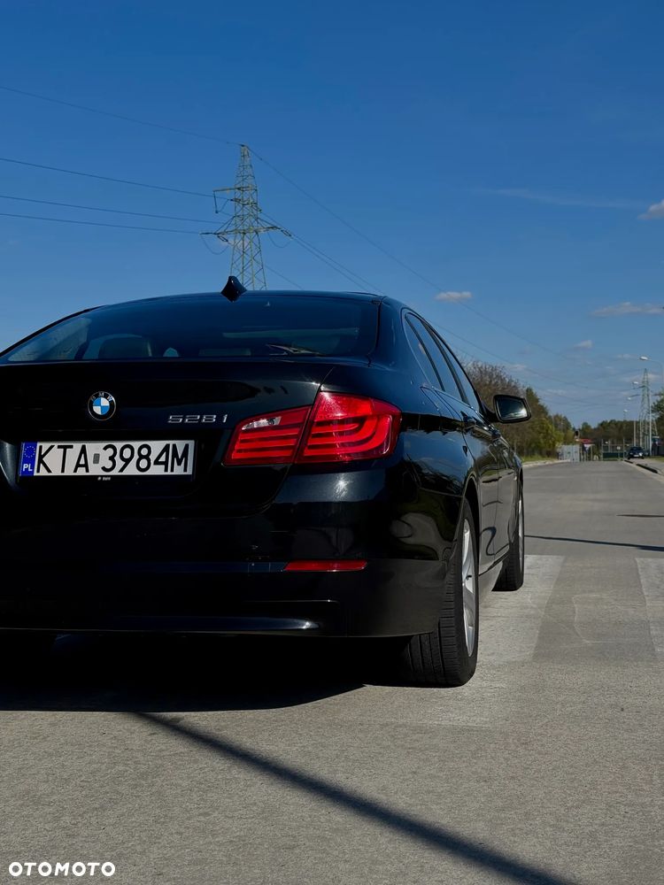 BMW Seria 5 528i - 9