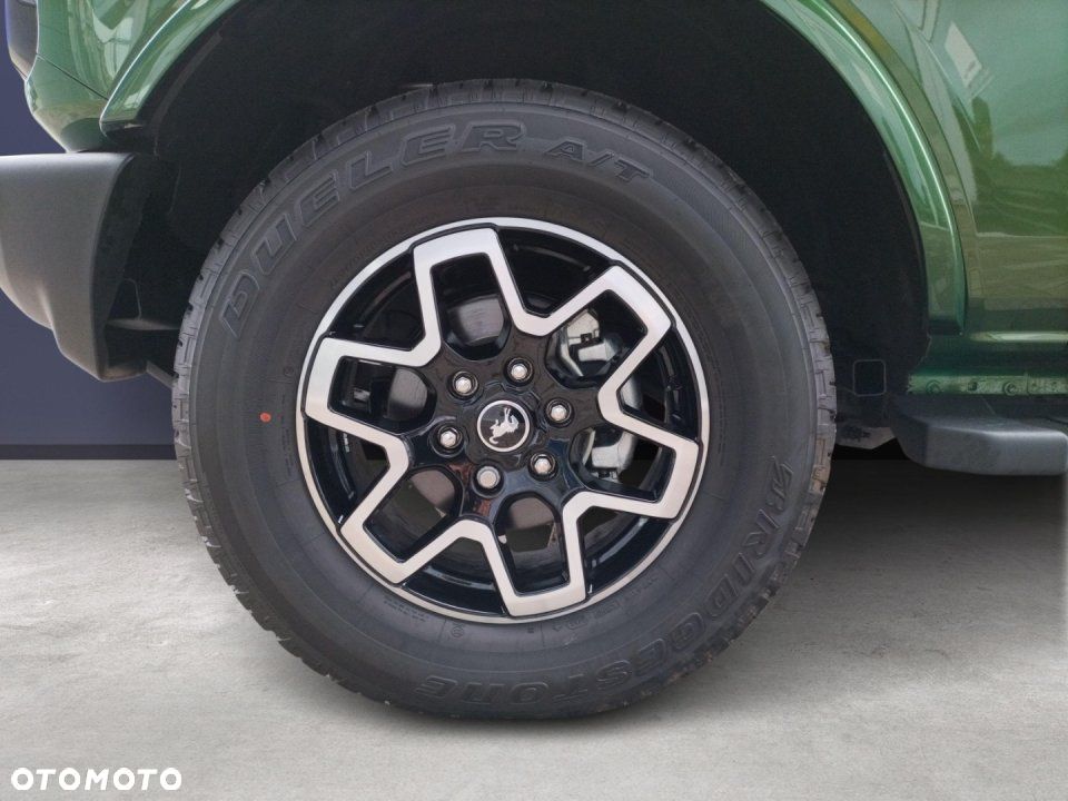 Ford Bronco - 9