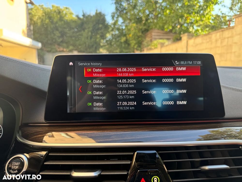 BMW Seria 5 520d xDrive AT - 28