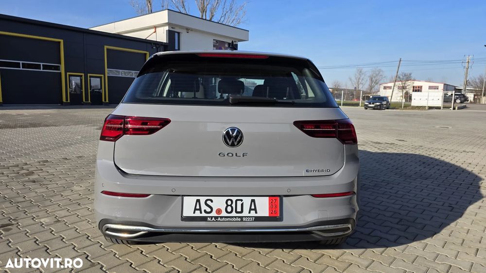 Volkswagen Golf Standard - 20