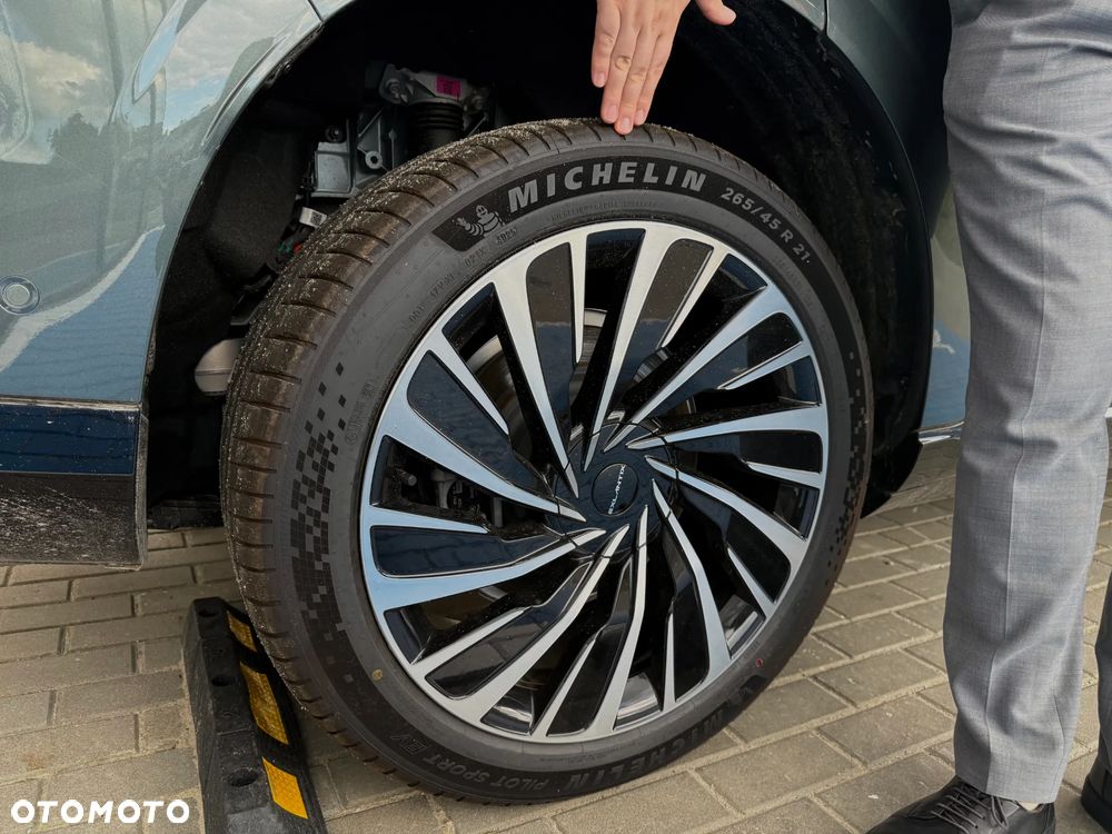 Exlantix ET 100kWh Premium AWD - 35
