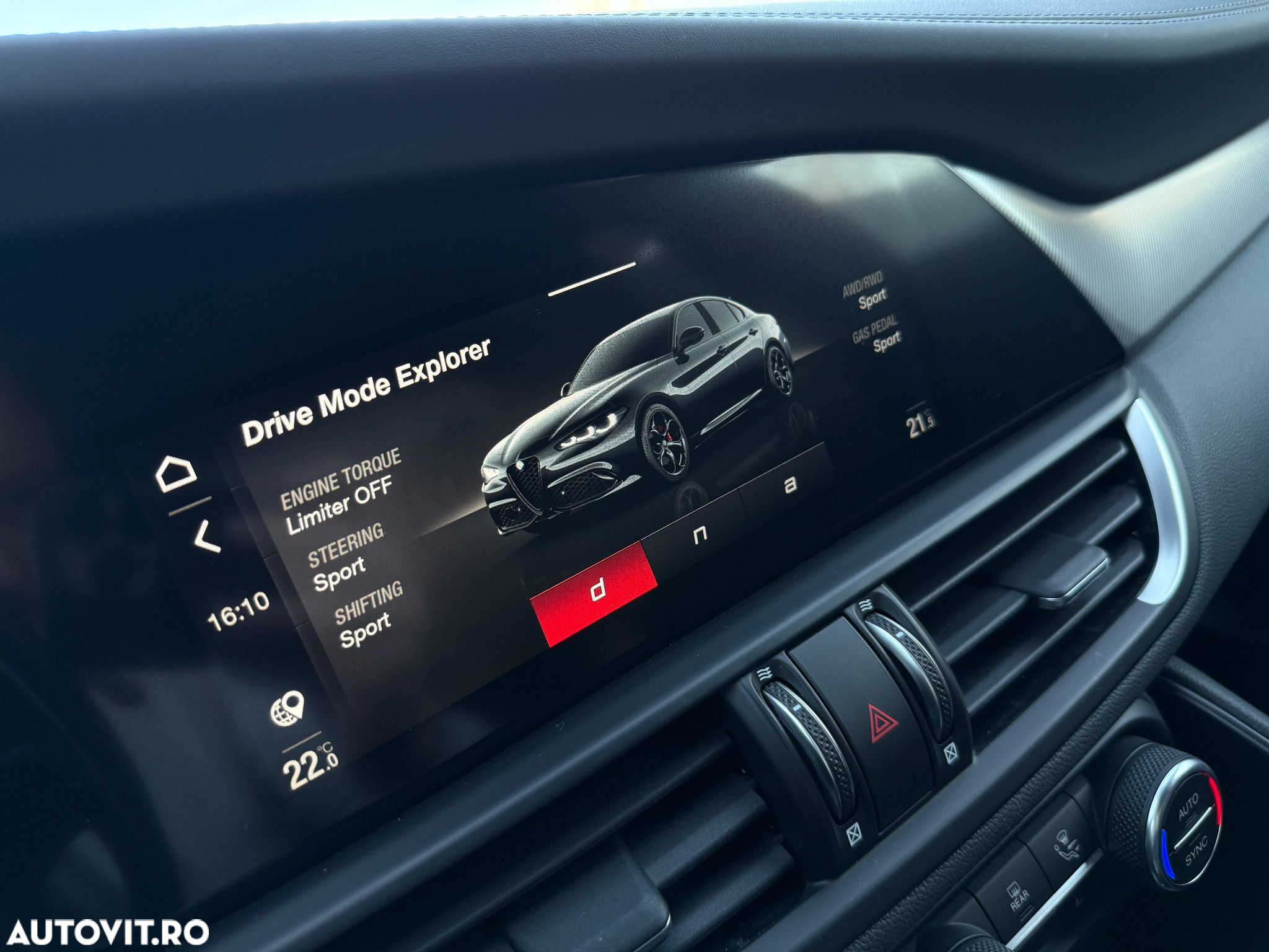 Alfa Romeo Giulia 2.0 Turbo 16V AT8-Q4 Veloce - 32