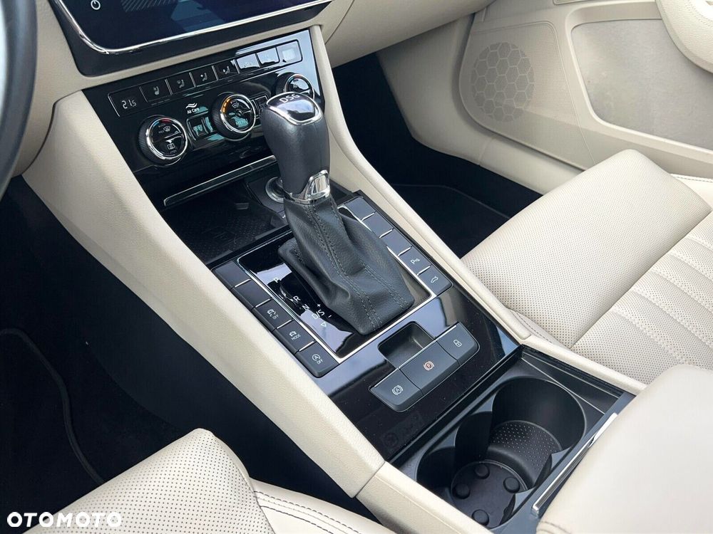 Skoda Superb 2.0 TSI L&K DSG - 27