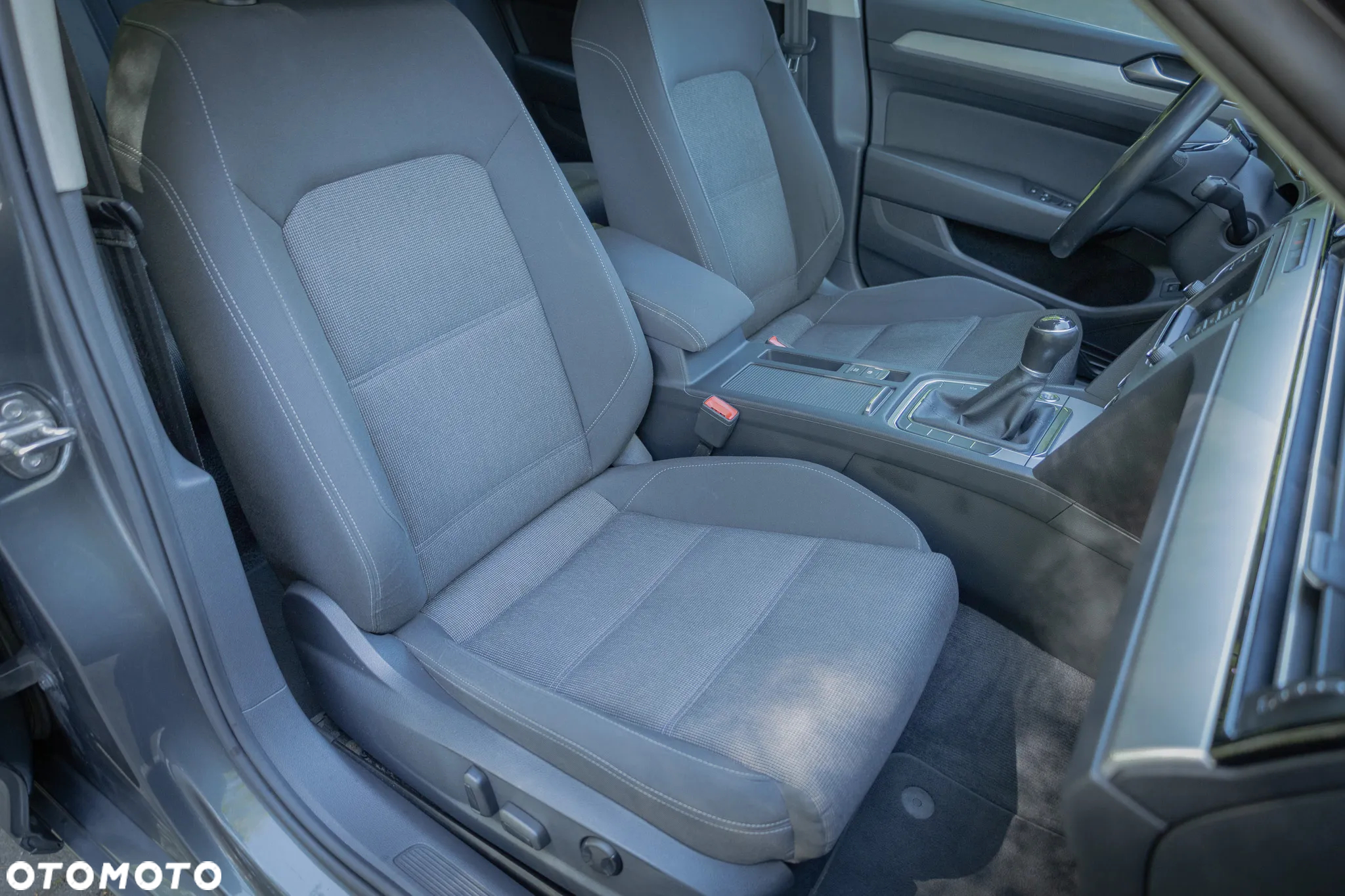 Volkswagen Passat - 26
