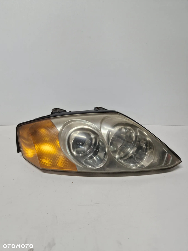 Lampa prawy przód hyundai coupe europa