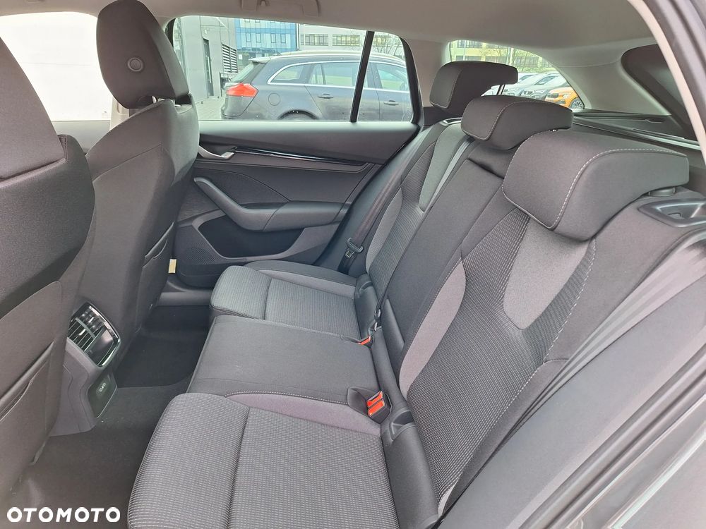 Skoda Octavia 2.0 TDI Edition 130 Selection DSG - 13