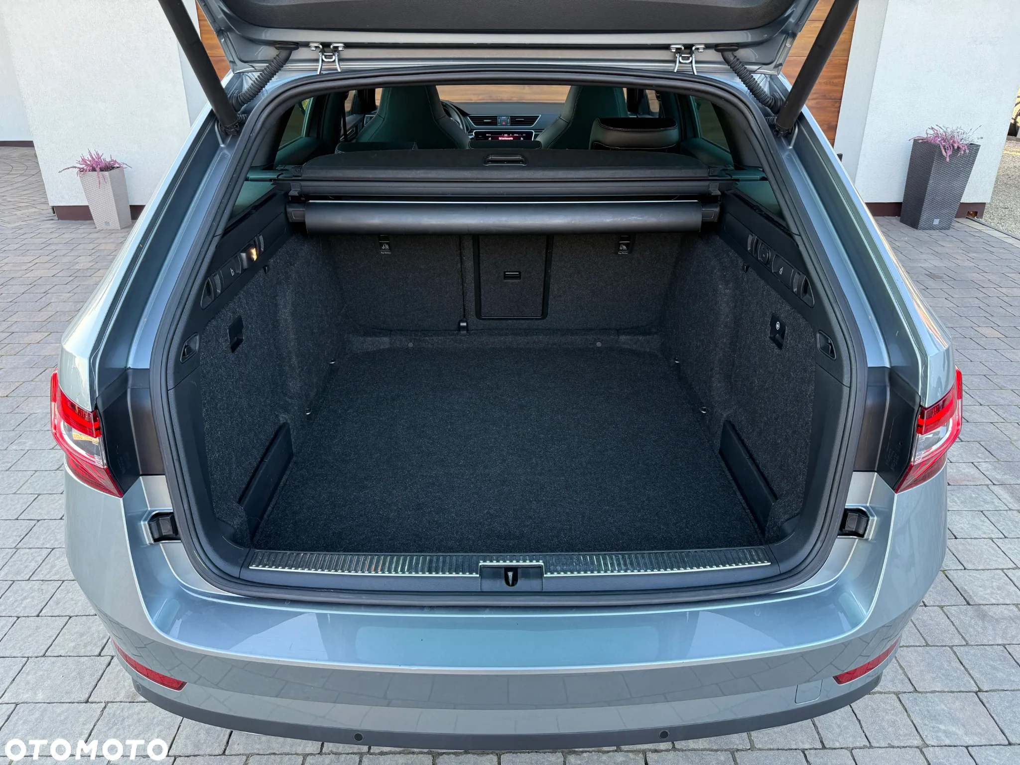 Skoda Superb Combi 2.0 TDI DSG Sportline - 25