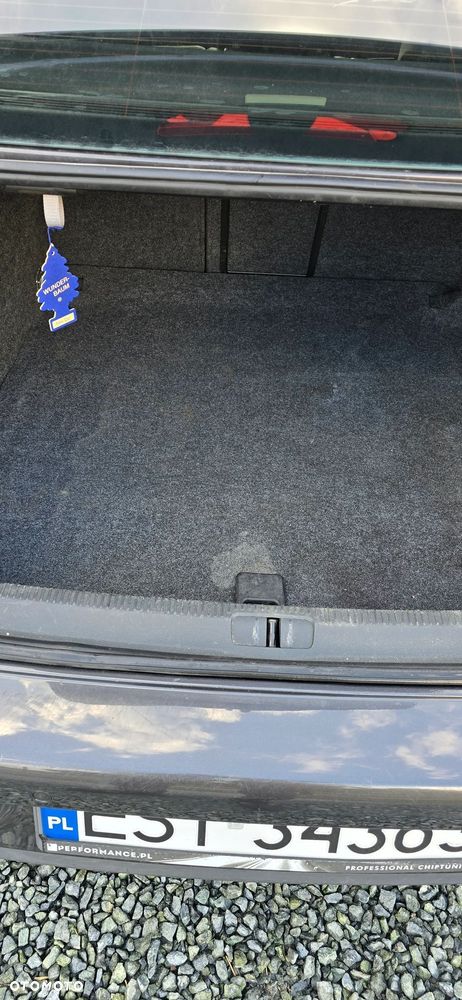 Volkswagen Passat - 17