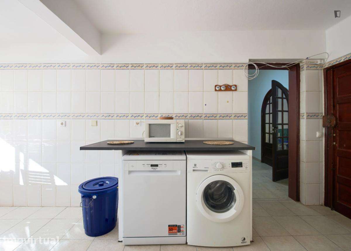 Quarto - localizado em Carcavelos Lisbon - Grande imagem: 4/12