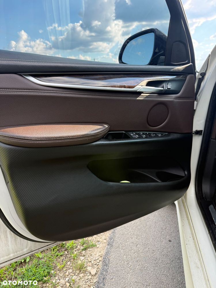 BMW X5 xDrive50i - 12