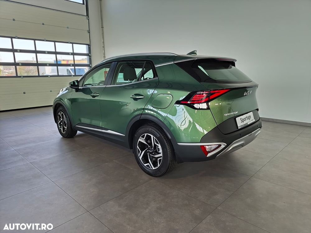 Kia Sportage 1.6 T-GDI 7DCT HP 4x2 MHEV Urban - 11