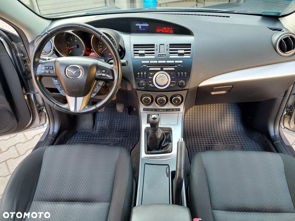 Mazda 3 1.6 Exclusive + - 11