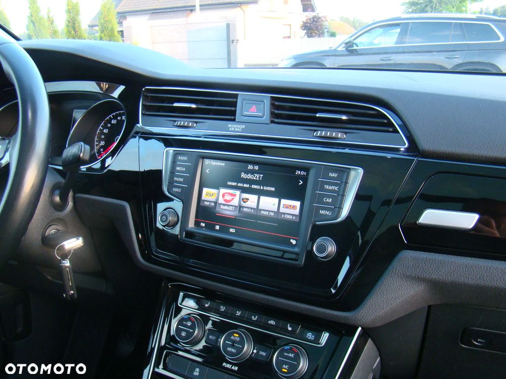 Volkswagen Touran 2.0 TDI SCR Highline - 34