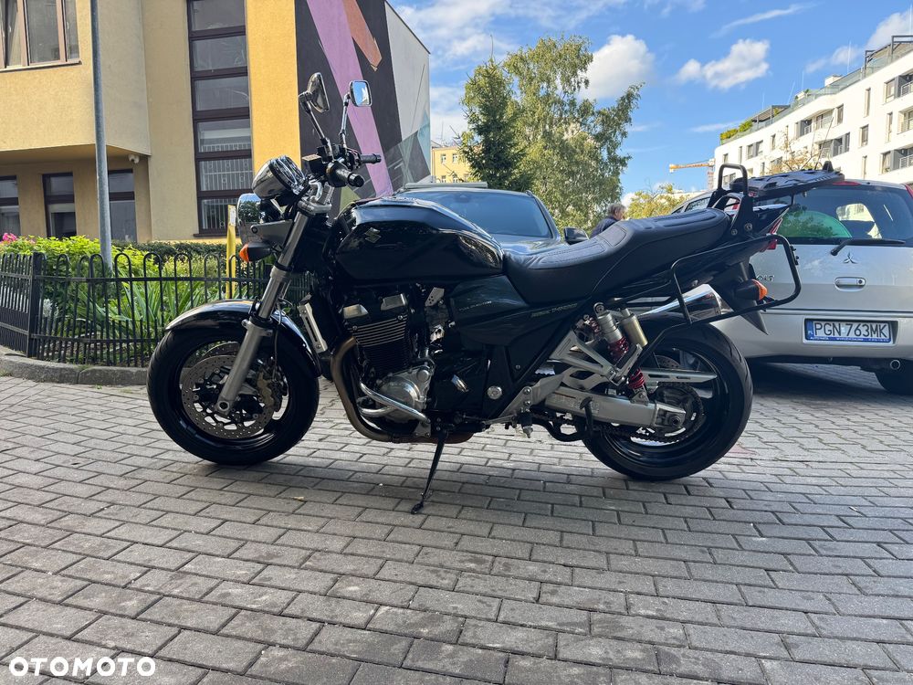 Suzuki GSX - 6