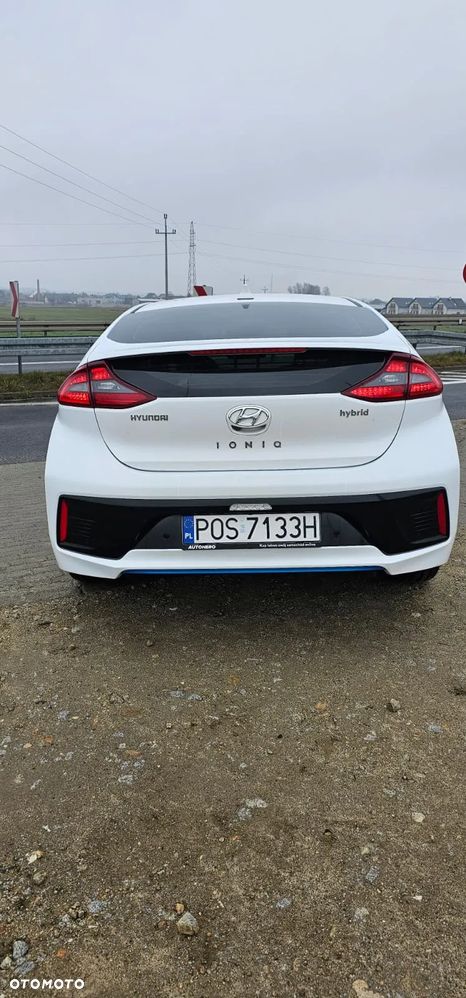 Hyundai IONIQ - 18