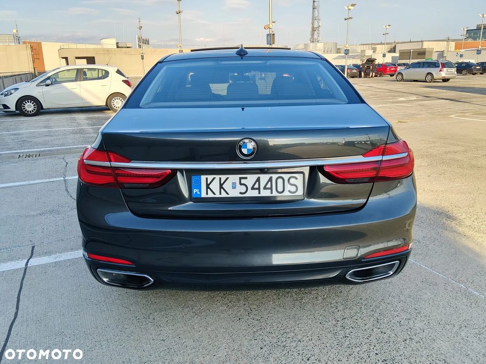 BMW Seria 7 740Li - 4