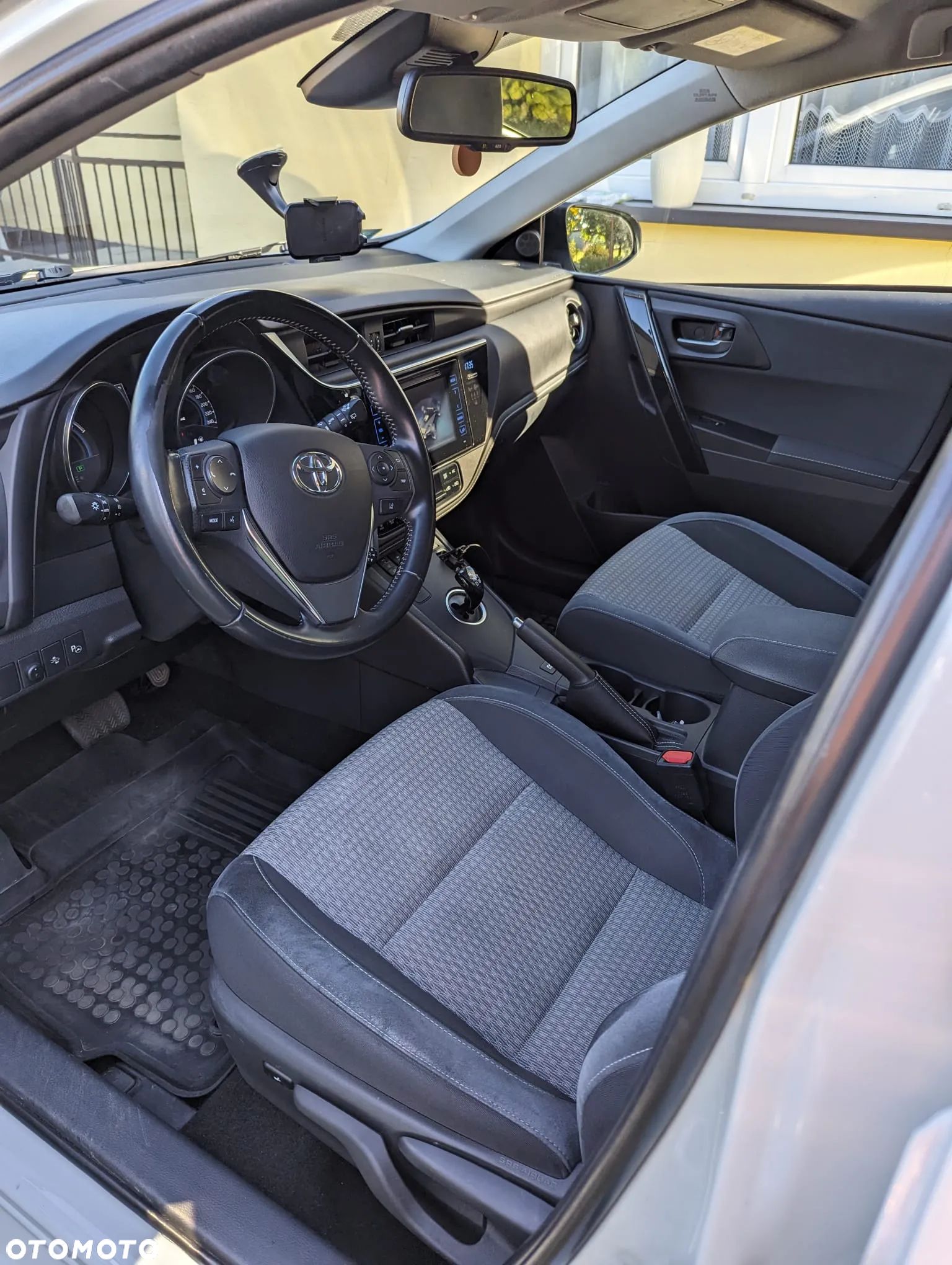 Toyota Auris Hybrid 135 Selection - 1
